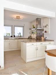 Regale sind ideal um ordnung und struktur zu schaffen. Kuechenmodernisierung Offene Regale