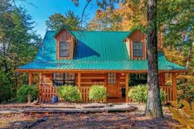 You can choose to stay in and enjoy your cabin or get out and see the sights in the smokies. 21 Epic Treehouses Cabins And Lodges In Tennessee 2021