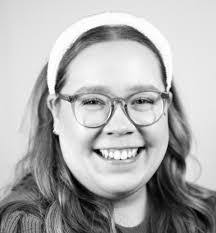 Lori Schiffer's Instagram, Twitter & Facebook