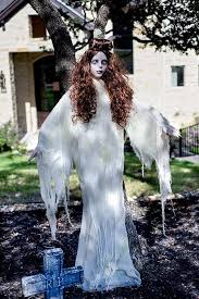 Decorating your yard or home for halloween is becoming increasingly popular and a big part of the holiday itself. Spooky Halloween Yard Decoration Ideas Scattered Thoughts Of A Crafty Mom
