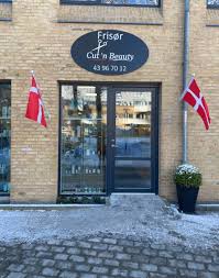 Frisør Cut'n Beauty Vippe & Hår extensions Glostrup