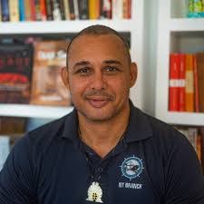 Kirsten Banks's Instagram, Twitter & Facebook