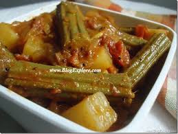 Here Is A Simple And Flavorful Dry Curry Recipe Using Drumstick And Potatoes Drumsticks A Indian Food Recipes Drumstick Recipes Indian Food Recipes Vegetarian