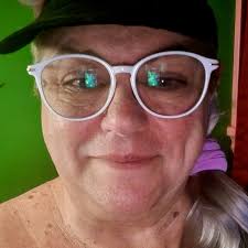 I went to High School with Loren. Looks like he is still a freak. :  r/90DayFiance