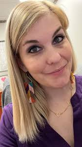 Bonnie earrings bring out black/purple eye color