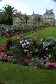 Want To Go Back Jardin Du Luxembourg Un Palacio Con Lomita Para Mari Que Siempre Fue Princesa With Images Paris Vacation European Vacation Beautiful Paris