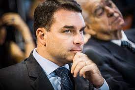 The covid inquiry rapporteur is going after two lawyers linked to the president eldest son, believing that flávio bolsonaro's fingerprints are all over the covaxin scandal 2 hours ago • janaína camelo. O Que Significa A Oab De Flavio Bolsonaro Exame
