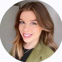 Elizabeth Redfern's Instagram, Twitter & Facebook