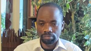 Pastor Jean blir utvisad tre gånger 6 april 2015