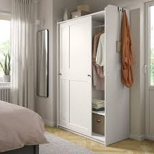 Hauga Guardaroba Con Ante Scorrevoli Bianco Ikea It In 2020 Sliding Wardrobe Doors Sliding Doors Ikea