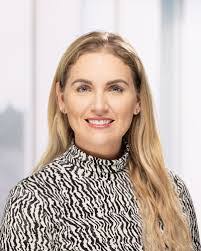 Stephanie Olson's Instagram, Twitter & Facebook