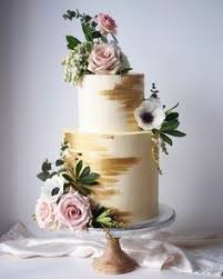 Maybe you would like to learn more about one of these? 20 White And Gold Wedding Cake Ideas In 2021 Gold Wedding Cake Wedding Cakes White And Gold Wedding Cake