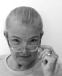 AMAZON MEDICINE WOMAN: The Woman Who Walks Two Worlds: Grauds, Connie:  9780974730332: Amazon.com: Books