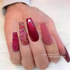 You can find tutorials to have perfect nails or you can register to our contest that you can also participate in our contest: 25 Fun Designs For Cute Nails That Will Make You Flip