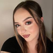 Kristi Chester's Instagram, Twitter & Facebook