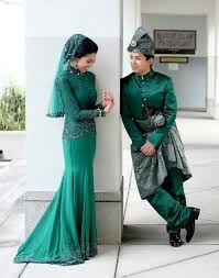Warna pirus (turkuois), atau lebih dikenal dengan biru laut, berada di antara warna biru dan hijau pada spektrum. Warna Hijau Mint Dan Peach Model Baju Trend 2019