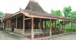 Istilah joglo berasal dari dua kata, 'tajug' dan 'loro' yang bermakna penggabungan dua tajug. Rumah Adat Jawa Timur Gambar Dan Penjelasan Lengkap
