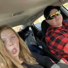 Are y'all taking this? 6:53 " 5G Decline New Braunfels + KBAZ You're  getting paid more as a Pro High paying offer $30.25 Guaranteed (incl. tips)  22.0 mi hr 34 min 유