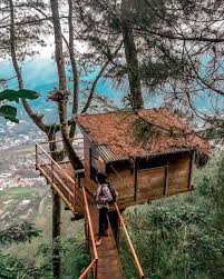 Ada spot instagramable ala luar negeri, sebut saja. Wajib Mampir Ini 10 Spot Instagramable Yang Ada Di Coban Rondo