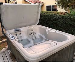 Sundance Spa Hot Tub For Sale Top Of Line Spa 220v Sundance Is Celestite Int Tubs For Sale Spa Hot Tubs Sundance Spas