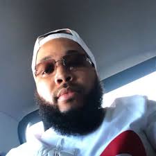 To be clear... Drake made a 21 track project with sprinkles of his  capti--ahem, collaborator PND... Fans openly displayed streaming farms  utilized to support the album... And he sold it for HALF