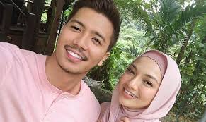 Fattah amin was born and raised in kuala lumpur. Hubungan Dengan Fattah Terlalu Rumit Neelofa