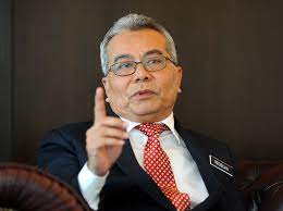 Sidang video bersama yb datuk seri ismail sabri bin yaakob, menteri kanan pertahanan dan ybhg datuk dr noor hisham abdullah, ketua pengarah kesihatan. Yb Datuk Seri Mohd Redzuan Yusof