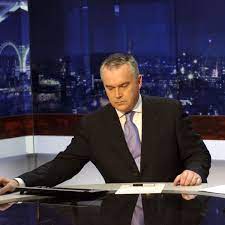 10 o' clock news presenter. Huw Edwards Mesmerises The Nation During Bbc S Silent News At Ten Bbc The Guardian