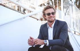 Check spelling or type a new query. Who Is The Mentalist Star Simon Baker Dating Rumored To Be Dating Fashion Designer Laura May Gibbs Otakukart
