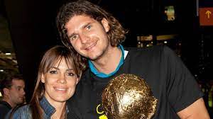 Orvosuk arról tájékoztatta az ifjú apát, hogy családja nőtagjai kivétel nélkül egészségesek. Nagy Laszlo Meg Nem Valt El Nlc Hu