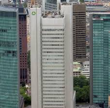 Until 2009 it was part of the headquarters of dresdner bank, one of germany's largest banks until its merger with commerzbank in 2009. Wolkenkratzer Commerzbank Verkauft Silberturm Der Dresdner Bank Welt
