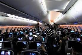 United Airlines Aircraft Fleet Boeing 787 9 Dreamliner Economy Class Cabin With Mood Lighting United Airlines Boeing 787 9 Dreamliner Fleet