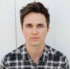 Leigh Parker's Instagram, Twitter & Facebook