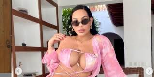 Andrea valdiri celebra con su barriguita nuevo logro en su carrera. Hijas De Andrea Valdiri Despiertan Envidia Por Su Millonaria Ropa Canal 1