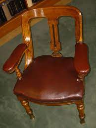 Traditional wooden corner table with victorian design for home decoration. Hacking Practices