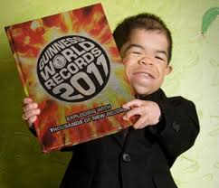 The World's... and Me" The World's Smallest Man and Me (TV Episode 2008)