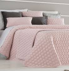 Epingle Par Blancollection Sur Rose Dessus De Lit Matelasse Lit Rose Couvre Lit