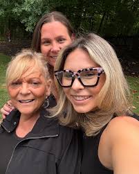 Day 2 of living our best lives 😎