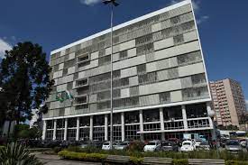 Seguindo os preceitos legais e morais da administração pública, trabalha para aprimorar a estrutura administrativa e os serviços judiciários de forma transparente e eficiente, com o objetivo de se aproximar dos anseios do cidadão e dar efetividade aos princípios norteadores do. Imagens Do Palacio Da Justica E Anexo Galeria De Fotos Tjpr