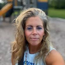 This is exactly why I never watched Virgin River 😂 Hart of Dixie was a fun  show