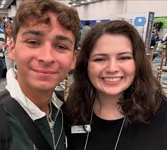 This week in the Bama Flute Studio: 🎶 studio class performances by Kenzie  + Kaylee, DJ + Jacob, Ashton, Dr. Schultz, and Mallory! ☀️ spring weather =  flutists outside 🎭 Greg Lucero