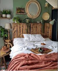 Optimal ziert eine tapete im zimmer eine wand. Tolle Gestaltungsideen Fur Ein Kleines Schlafzimmer Gemutlich Einzurichten Fresh Ideen Fur Das Interieur Dekoration Und Landschaft Bedroom Decor Cozy Bedroom Decor Design Bohemian Bedroom Design