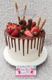 Pair lighter, airy cakes (genoise, angel food, sponge) with a thicker ganache/truffle filling. Chocolate Cake With Chocolate Mousse Filling White Buttercream Frosting And Chocola Chocolate Raspberry Cake Chocolate Drip Cake Chocolate Ganache Cake Recipe