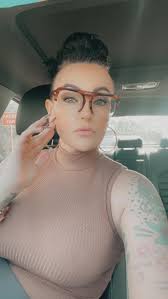 Where can I find a bartending job in Nashville with health benefits?