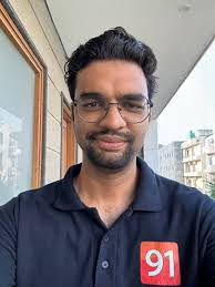 Apple iPhone 15 Pro Max vs Apple iPhone 16 Pro : Specs Comparison, Price  Difference