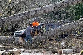 Storm leaves 300,000 people without power in Washington state