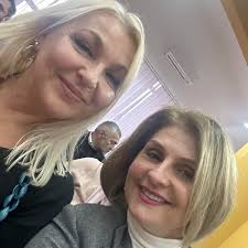 05.12.2023. U prostorijama Ministarstva prosvjete, nauke i inovacija, na  poziv ministarke Anđele Jakšić-Stojanović, održan je tročasovni sastanak sa  direktorima srednjih škola Crne Gore na različite teme, a u cilju  poboljšanja cjelokupne obrazovne