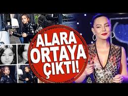 Mayolu görüntülenmek istemeyen gündeş, sahilde bulunduğu süre zarfından elbisesini üzerinden çıkarmadı. Iste Ebru Gundes In Kizi Alara Nin Son Hali Ayni Annesi Magazin Turu Youtube