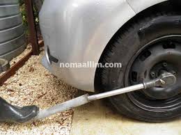 Mark the drive shaft and remove the bolts. How To Remove The Driveshafts On A Peugeot 208