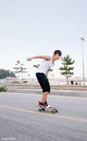 Donghae Oppa Rides A Skateboard I Love Skateboarding So Much It S So Much Easy For Me To Fall For Someone Who Rides Super Junior Donghae Super Junior Junior